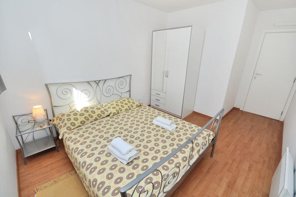 Adriatic Queen Rooms & Apartments Сплит Екстериор снимка
