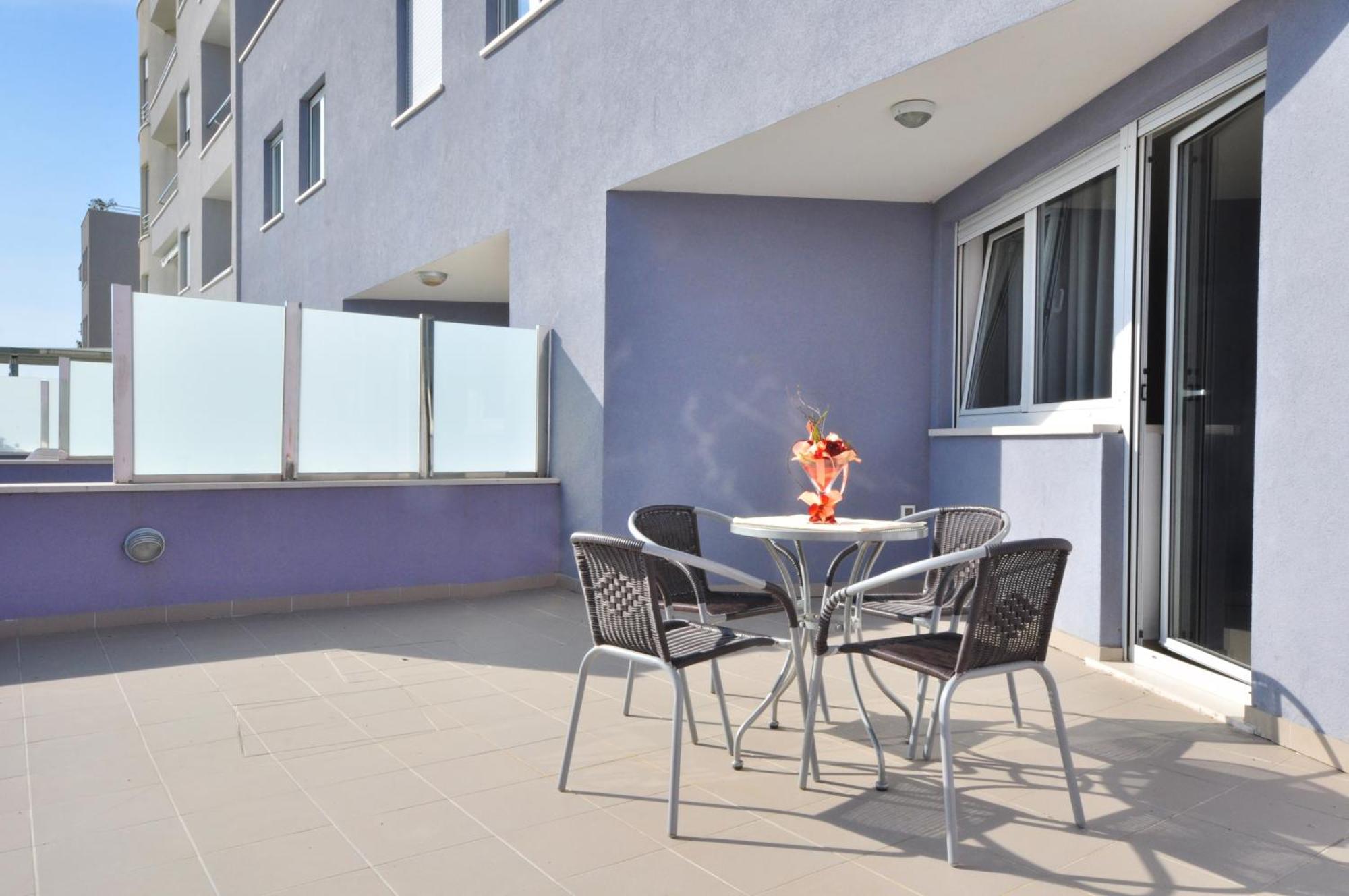 Adriatic Queen Rooms & Apartments Сплит Екстериор снимка