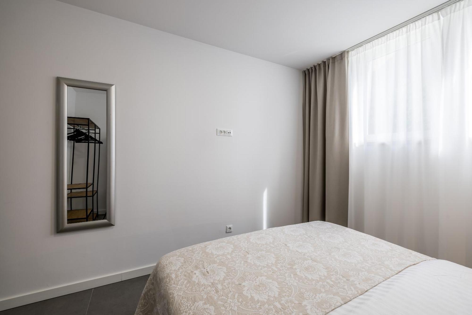 Adriatic Queen Rooms & Apartments Сплит Екстериор снимка
