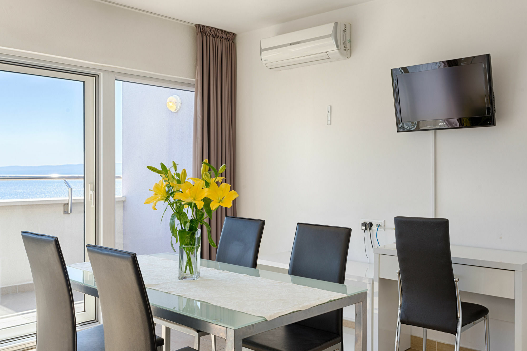 Adriatic Queen Rooms & Apartments Сплит Екстериор снимка