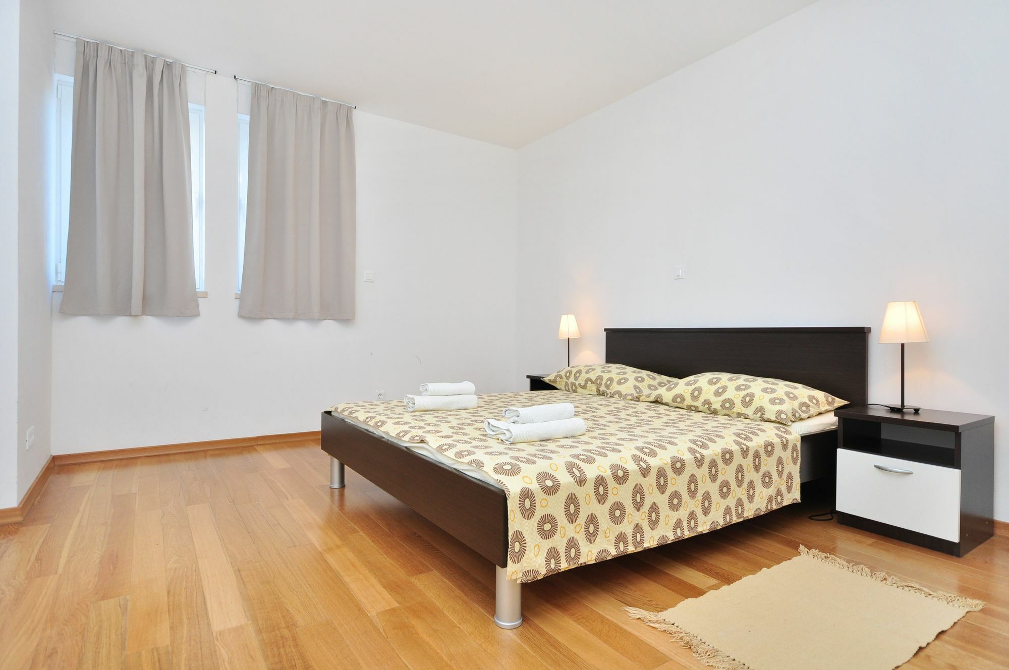 Adriatic Queen Rooms & Apartments Сплит Екстериор снимка