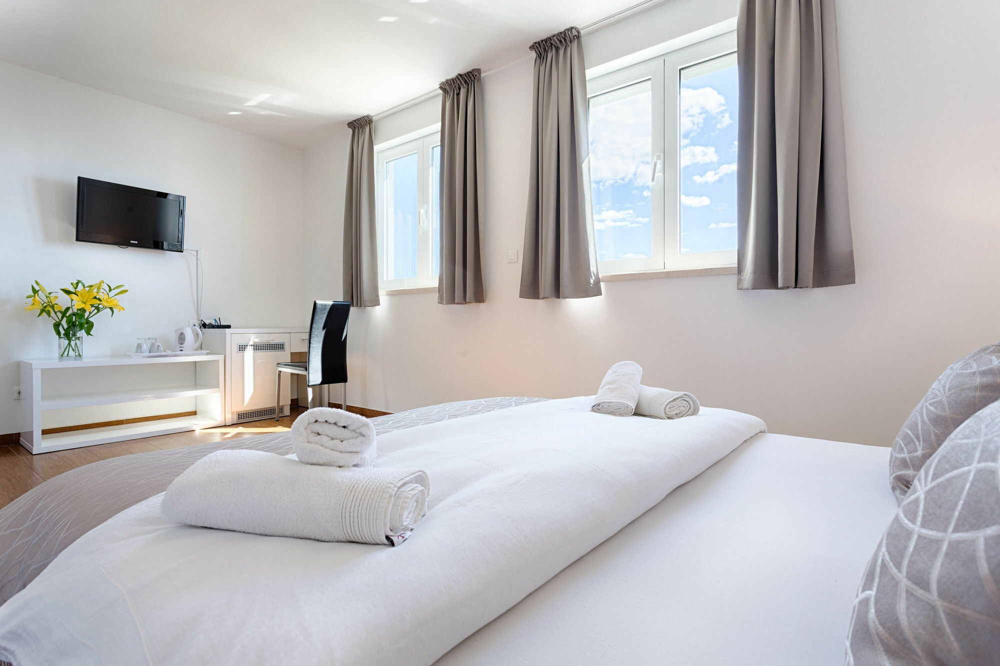 Adriatic Queen Rooms & Apartments Сплит Екстериор снимка