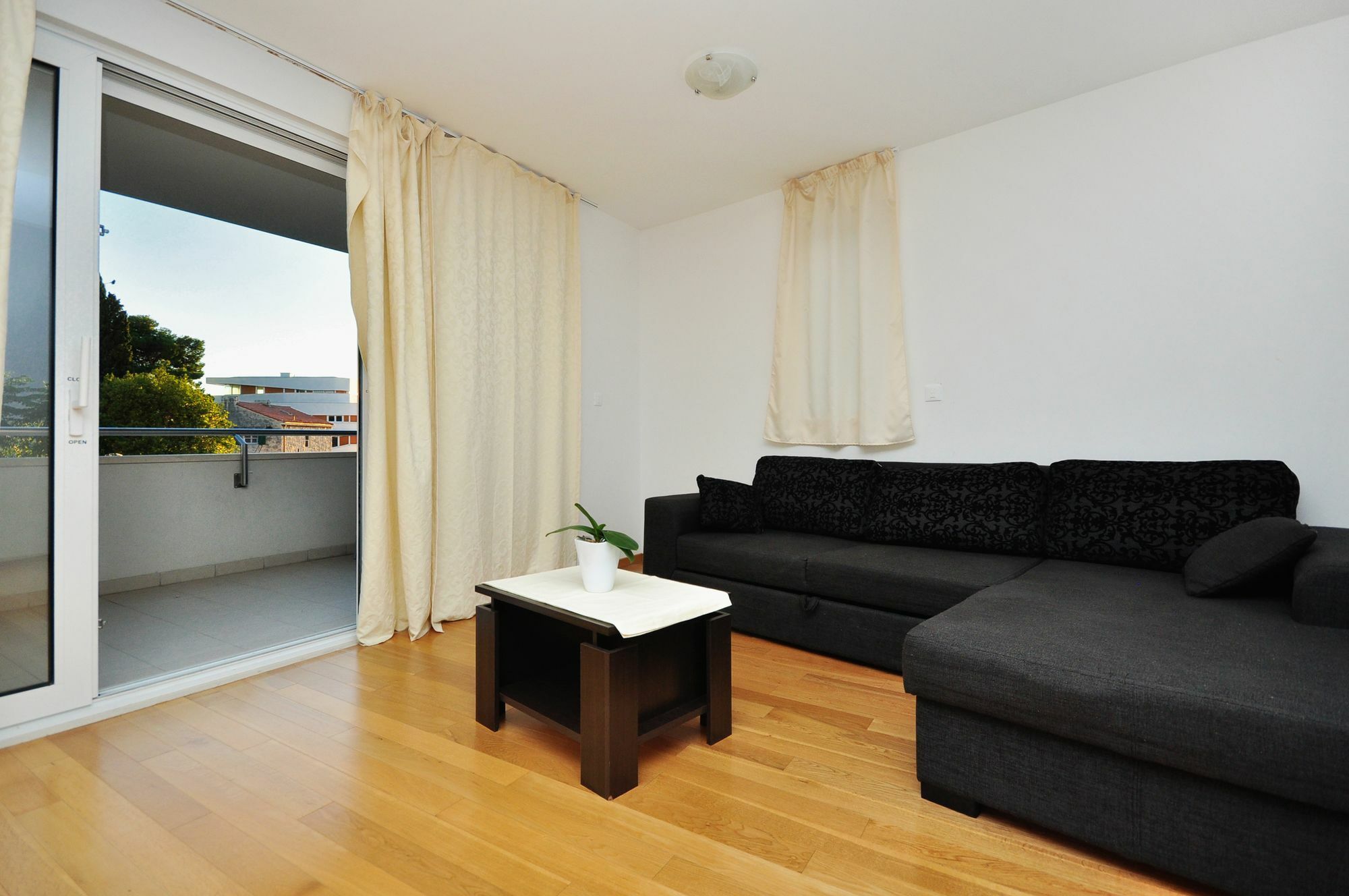 Adriatic Queen Rooms & Apartments Сплит Екстериор снимка
