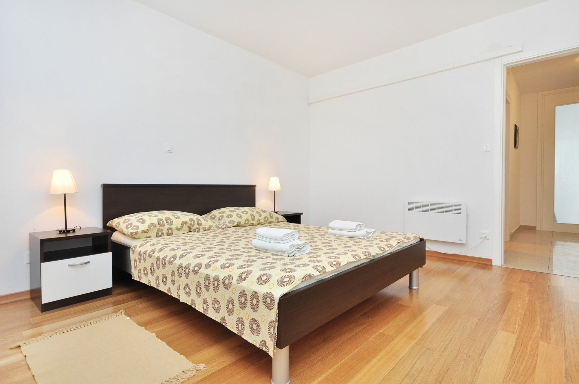 Adriatic Queen Rooms & Apartments Сплит Екстериор снимка